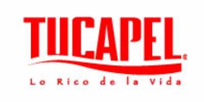 Logo rectangular donde se lee TUCAPEL en mayúsculas y color rojo. Bajo la palabra una curva decorativa y la frase Lo Rico de la Vida.